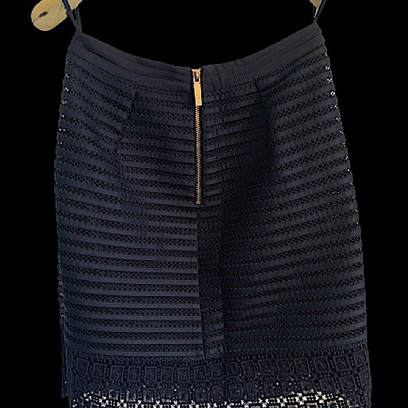 TED BAKER LONDON -Lotte' Lace Paneled Pleated - Picture 2 of 2